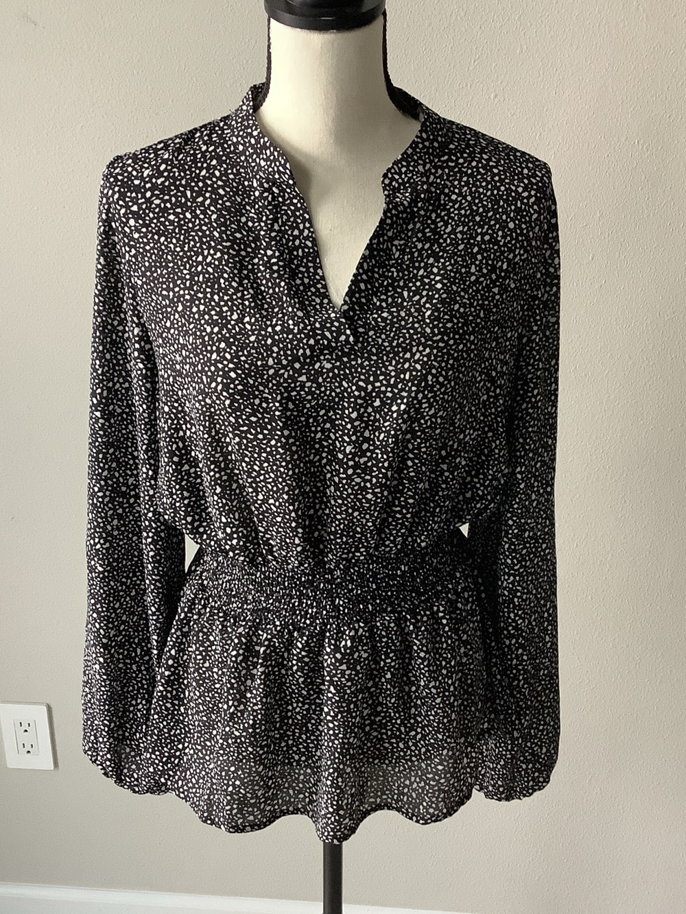 Rokoko Black & White Print Elastic Waist Blouse Size M